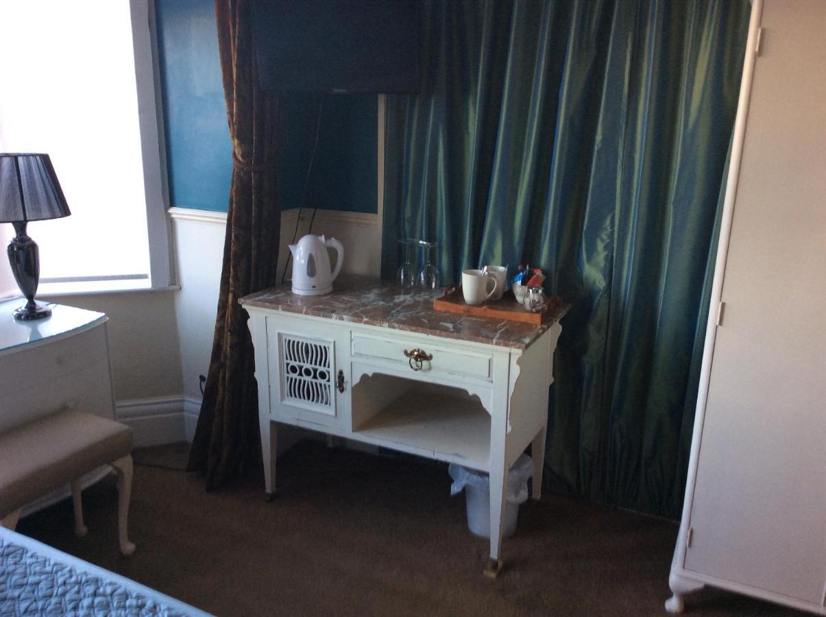 Dunsandles Guesthouse วอลลาซีย์ ภายนอก รูปภาพ